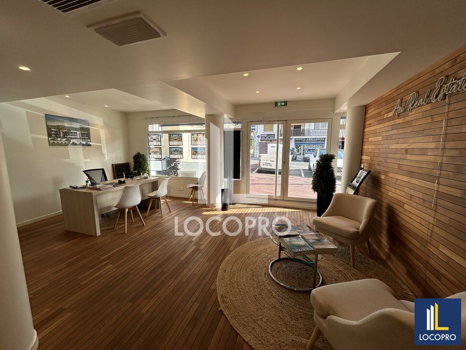 A LOUER - LOCAL COMMERCIAL - 57 M2 - LE CANNET