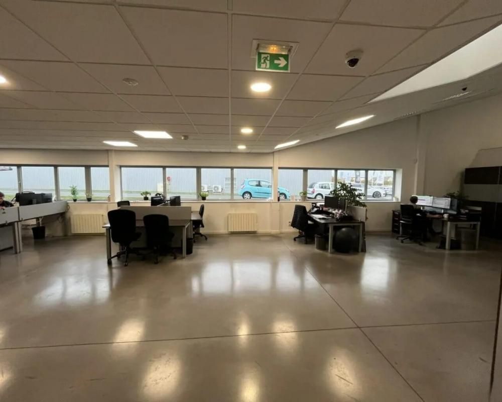 Location bureaux 400 m² non divisibles