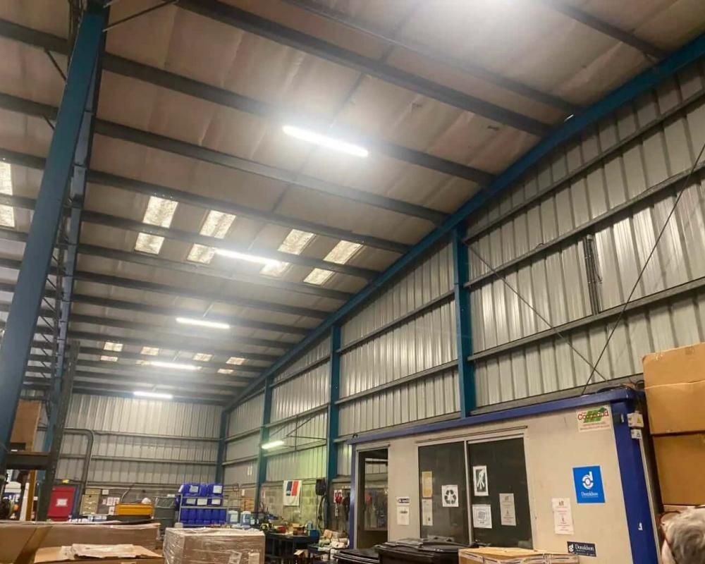 Location entrepôts 947 m² non divisibles