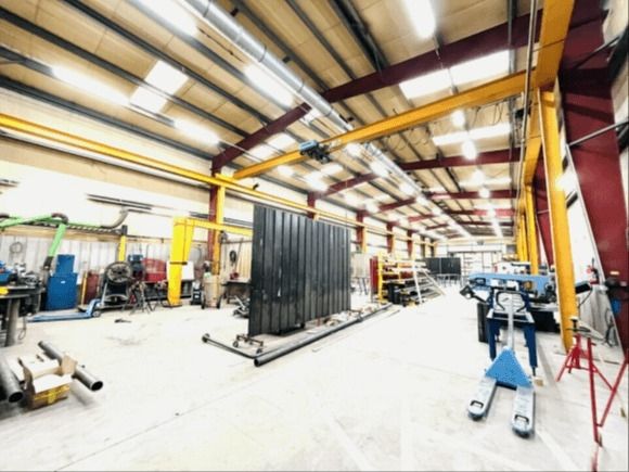 Vente entrepôts 1969 m² non divisibles