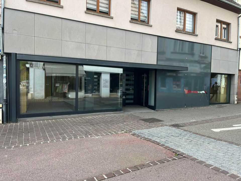 Location local commercial 140 m² non divisibles