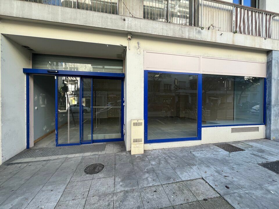 Location local commercial 195 m² non divisibles