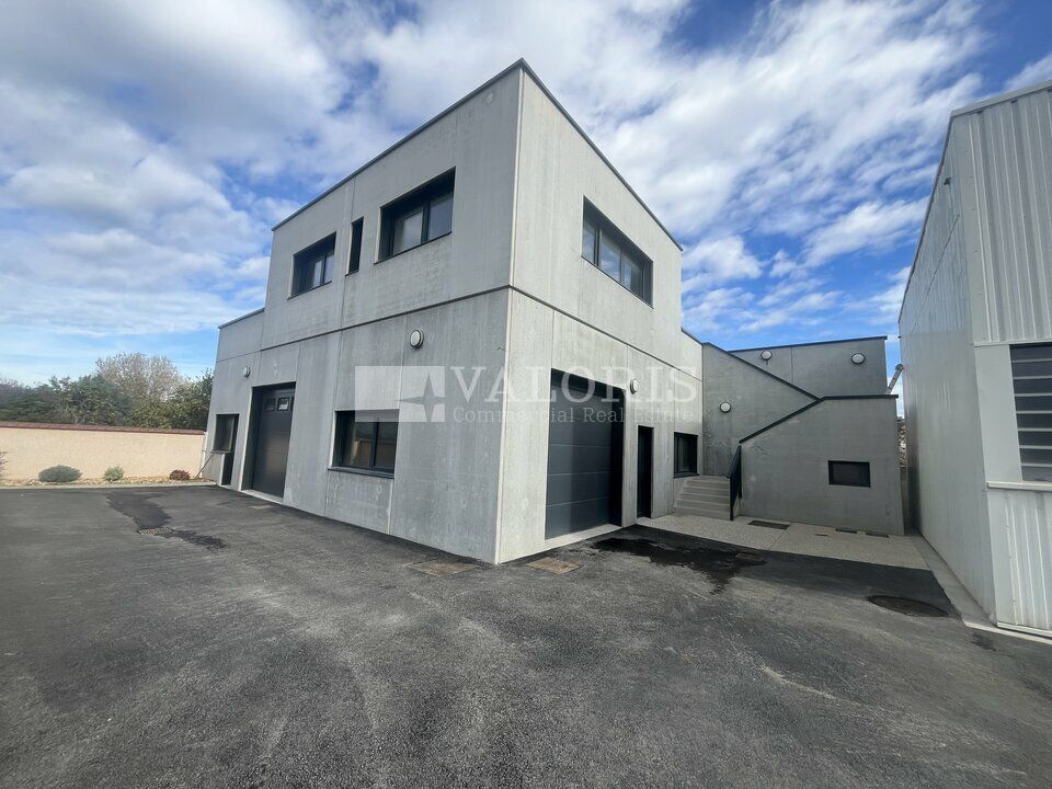 Location local d''activites 343.34 m² divisibles à partir de 145 m²