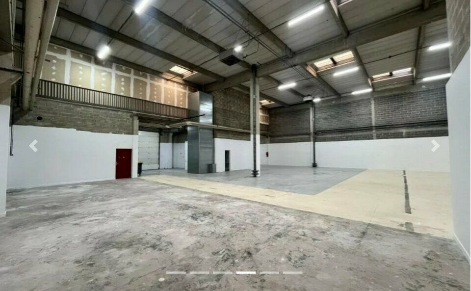 ACTI'LOG Transaction vous propose à la location un local d'activité/bureaux aux portes de Paris en très bon état.  