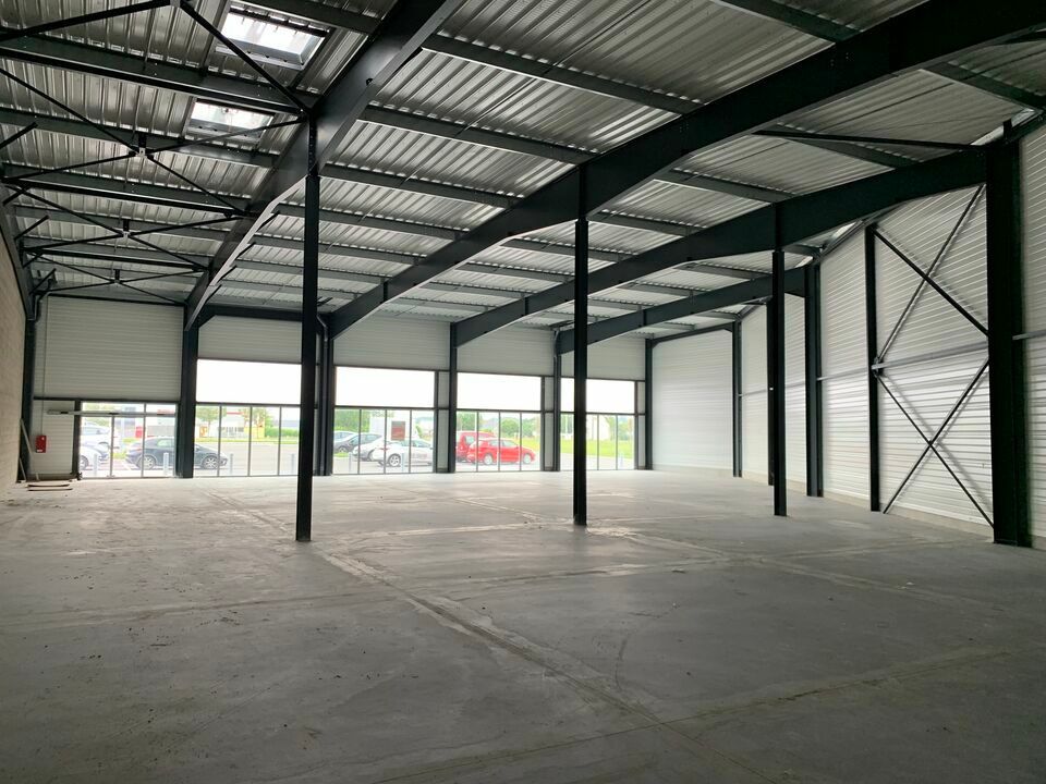 Location local commercial 600 m² non divisibles