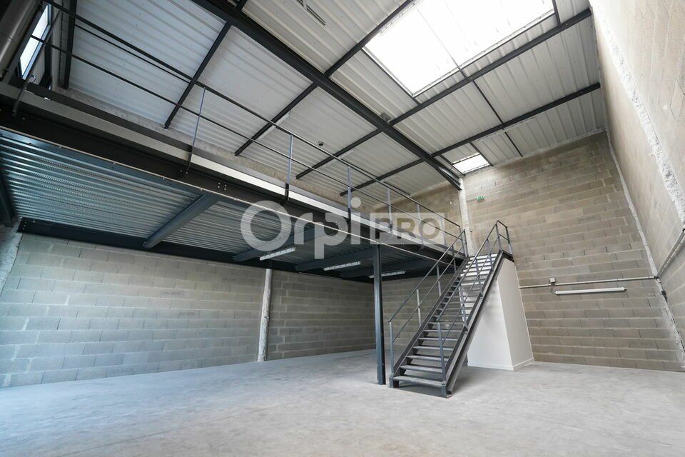 Location local d''activites 162 m² non divisibles