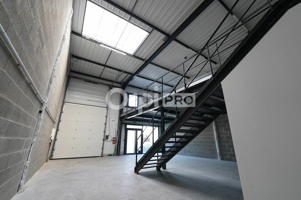 LOCAL D'ACTIVITE A LOUER - 162 m² - GENAY