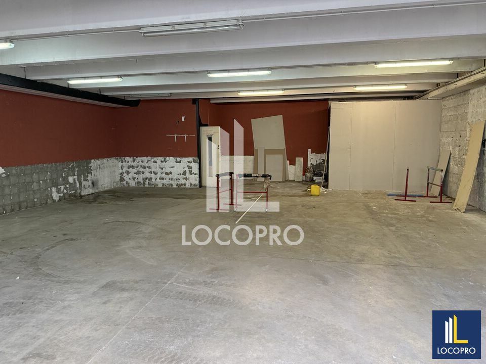 Location local d''activites 132 m² non divisibles