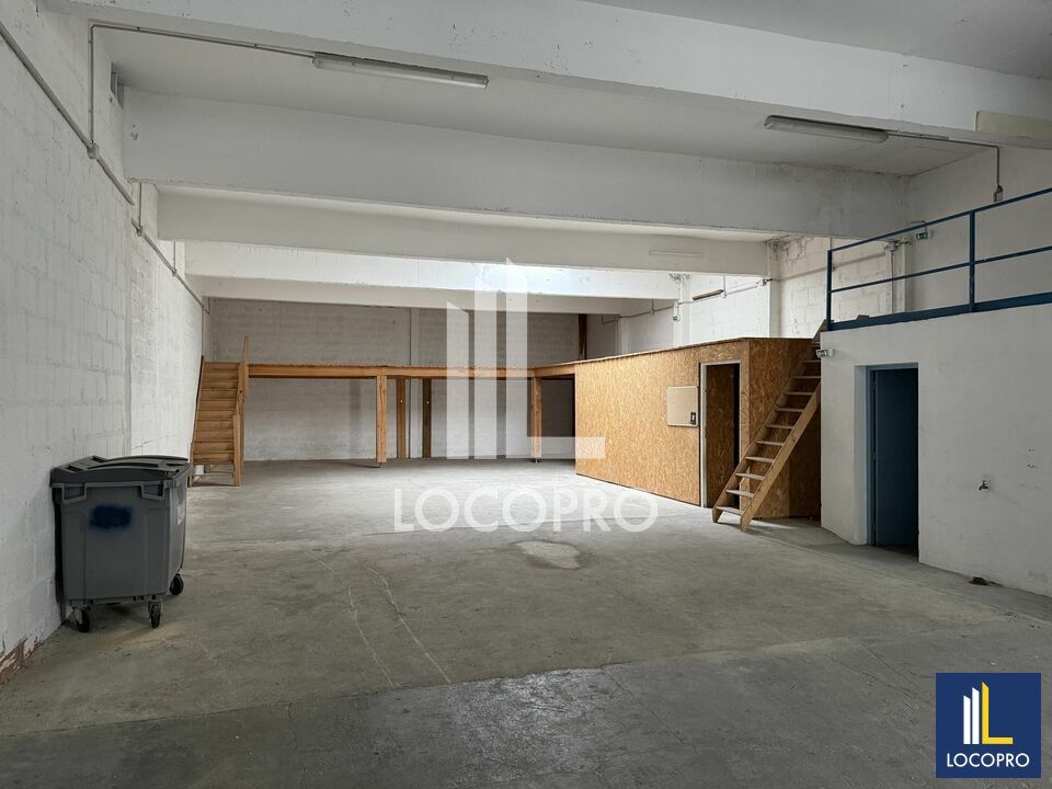 Location local d''activites 240 m² non divisibles