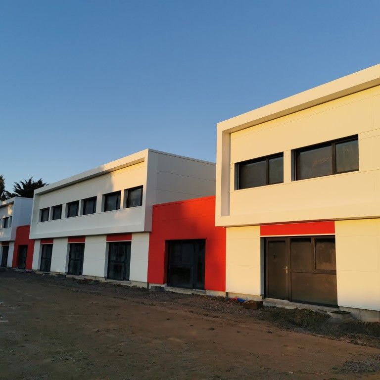 Location entrepot 124 m² à DONGES