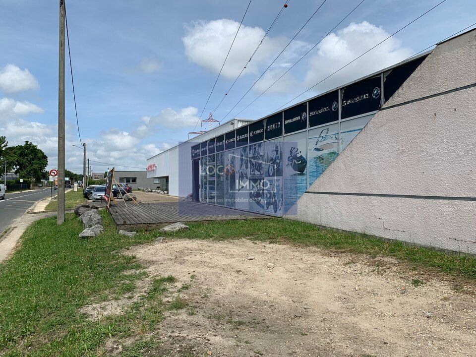 Location local d''activites 996 m² non divisibles