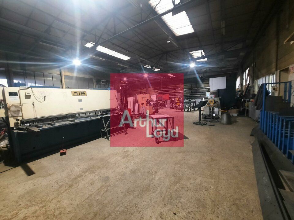 CLERMONT-FERRAND ZONE DU BREZET A LOUER LOCAL ACTIVITE 846 M²- BATIMENT INDEPENDANT