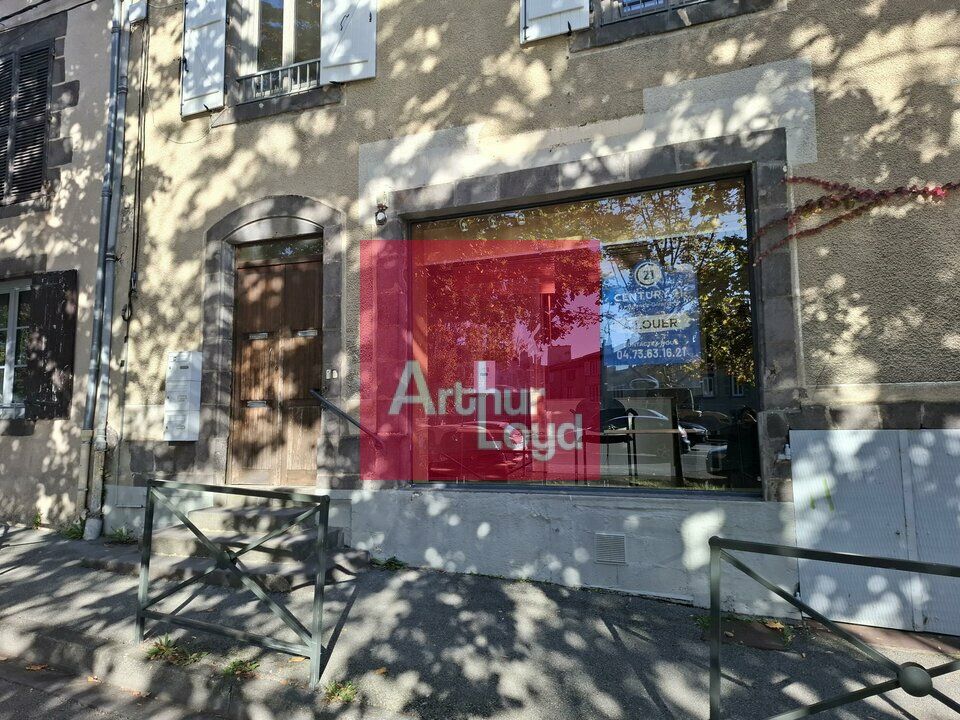 RIOM CENTRE LOCAL COMMERCIAL A LOUER 113 m²