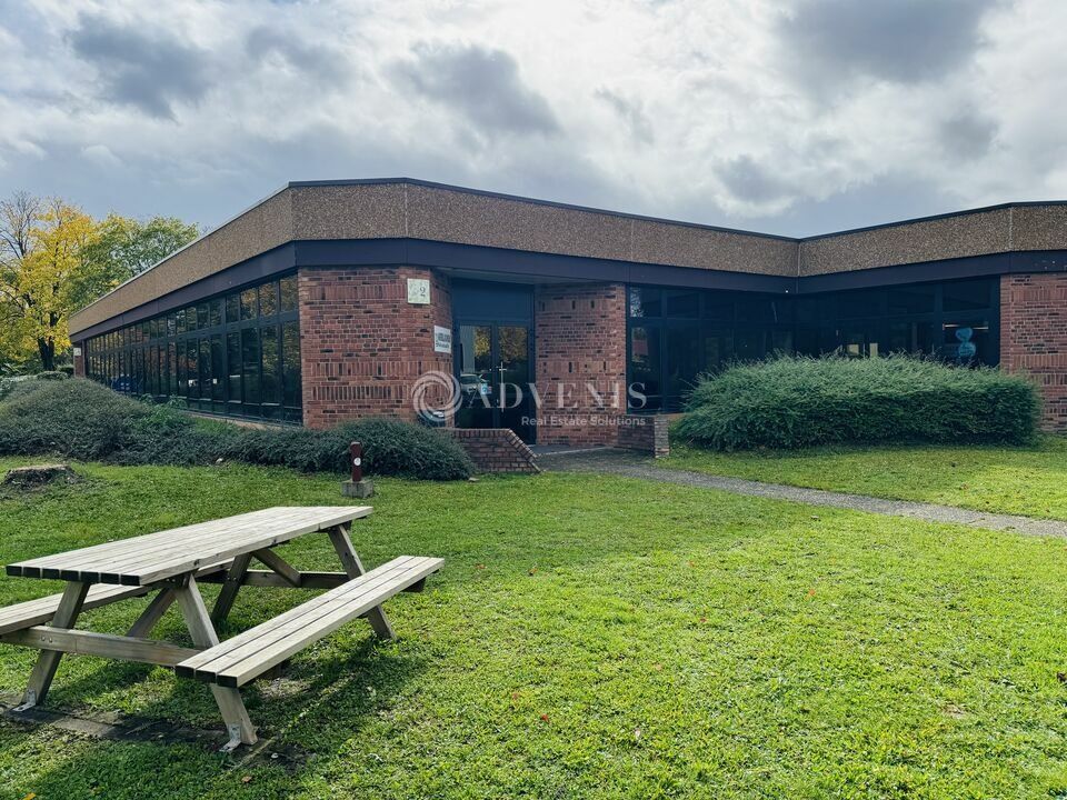 Location local d''activites 431 m² non divisibles