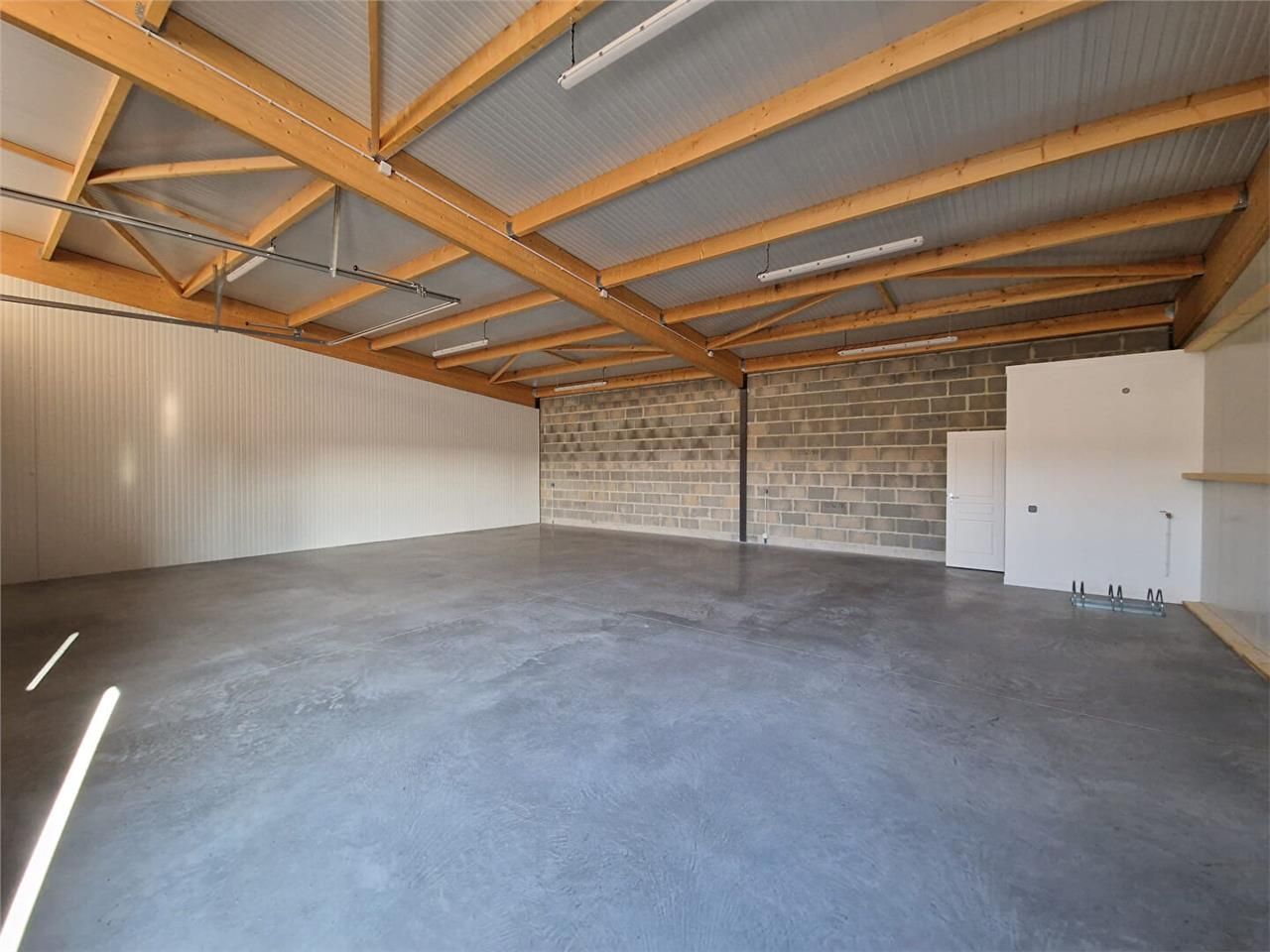 Location local 109.58 m² à DOUVRES LA DELIVRANDE