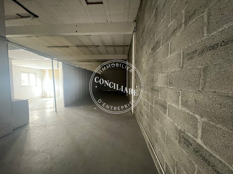 Location local d''activites 120 m² non divisibles
