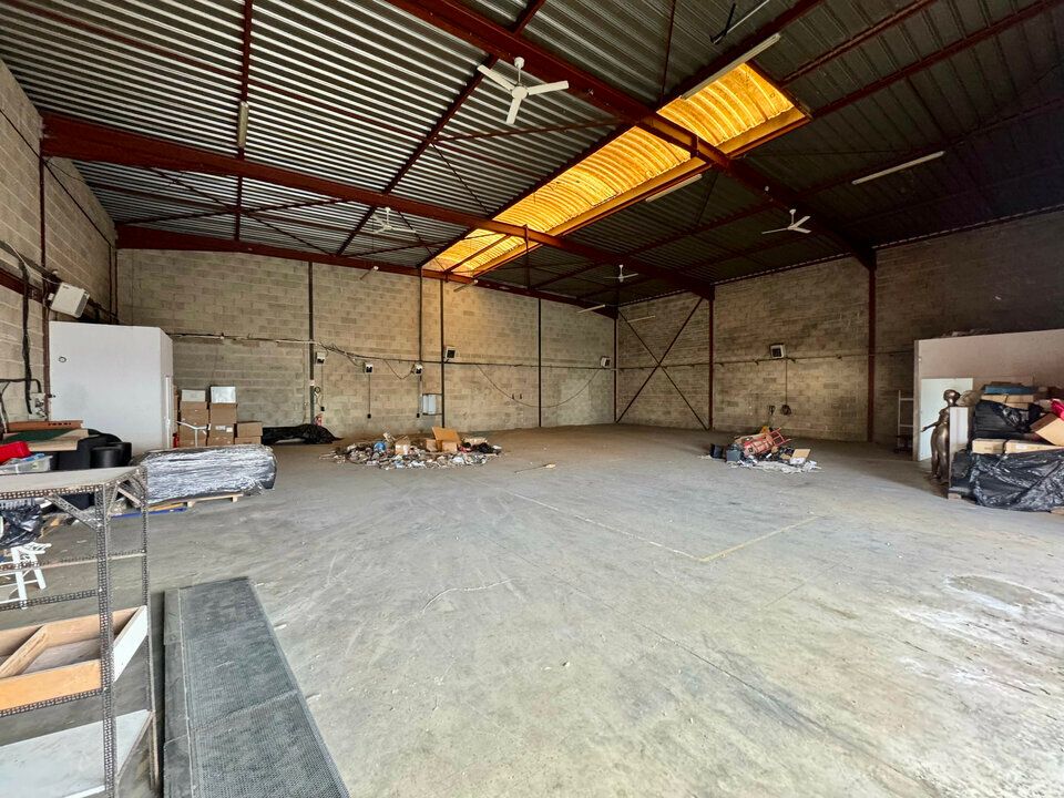 Location local d''activites 360 m² non divisibles
