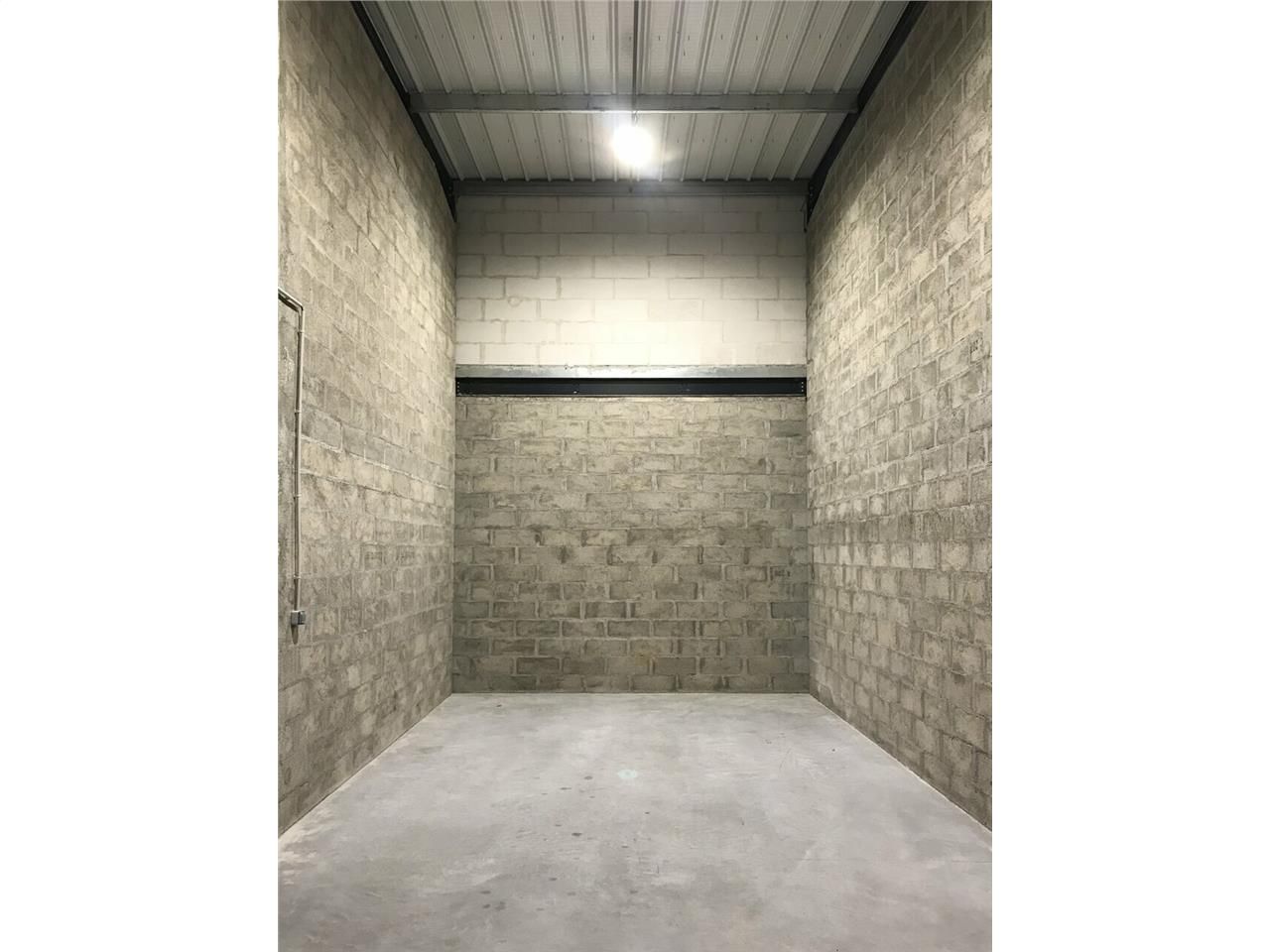 Location local d''activites 34 m² non divisibles