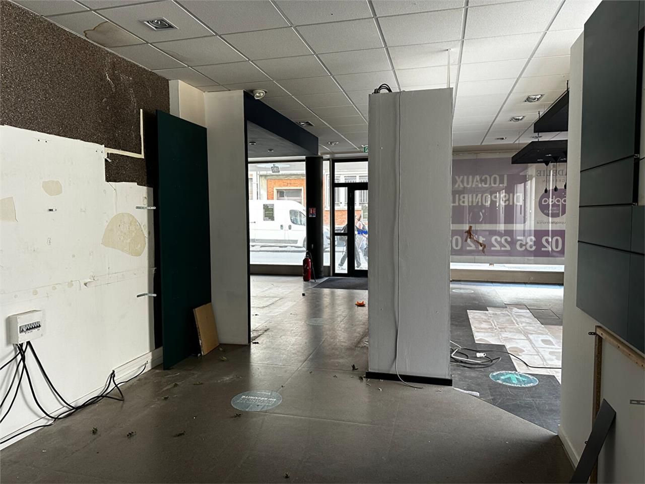 Location local commercial 875.00 m² à LE HAVRE