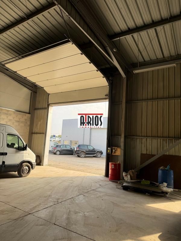 Location entrepôts 250 m² non divisibles