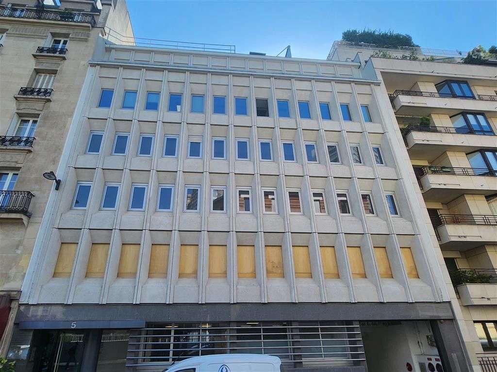 Location bureaux 185 m² divisibles à partir de 65 m²