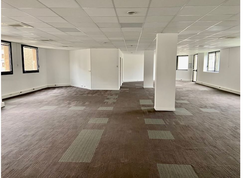 Location bureaux 68 m² non divisibles