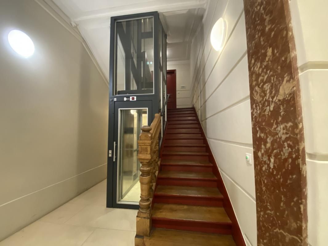 Location bureaux 68 m² non divisibles