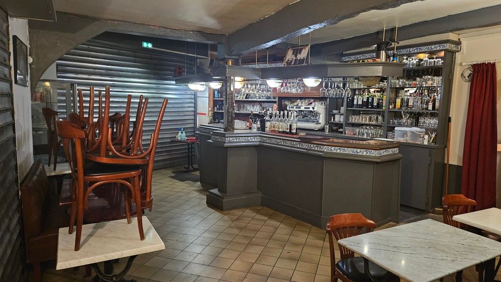 BAR RESTAURANT AVEC LICENCE IV EN CENTRE VILLE D'AGEN