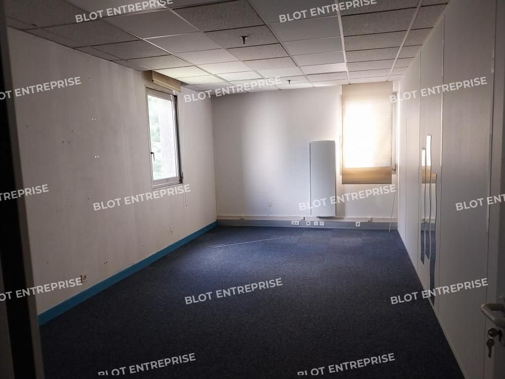 Location bureaux 461 m² non divisibles