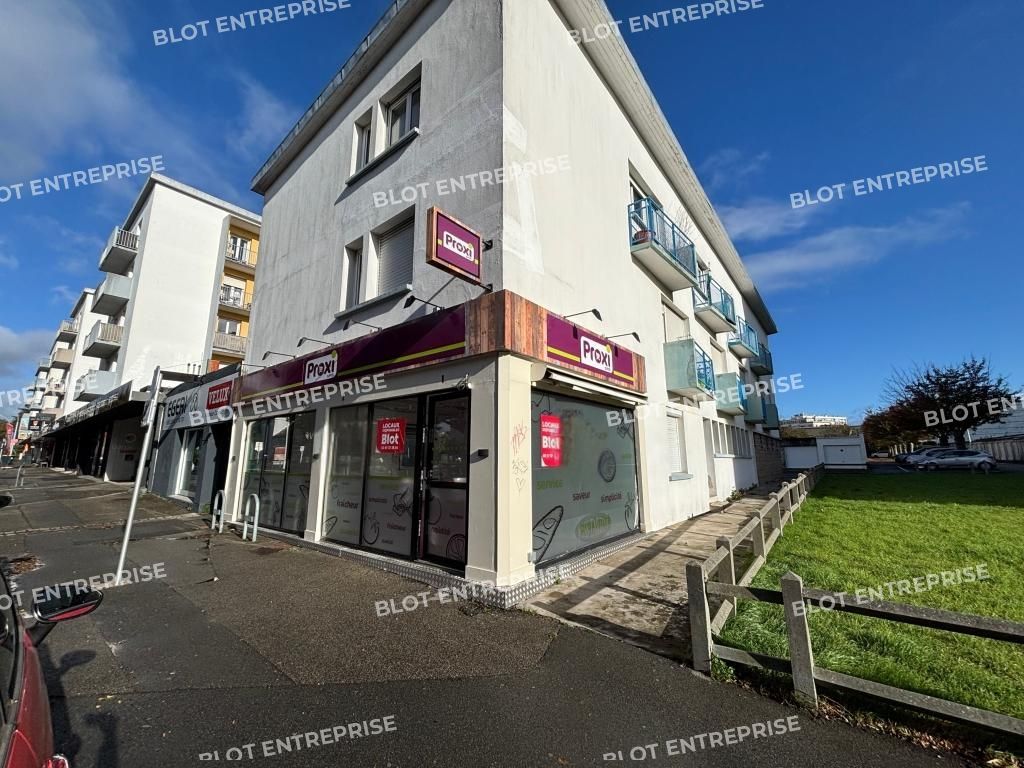 Location local commercial 144 m² non divisibles