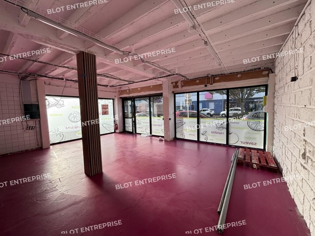 Location local commercial 144 m² non divisibles