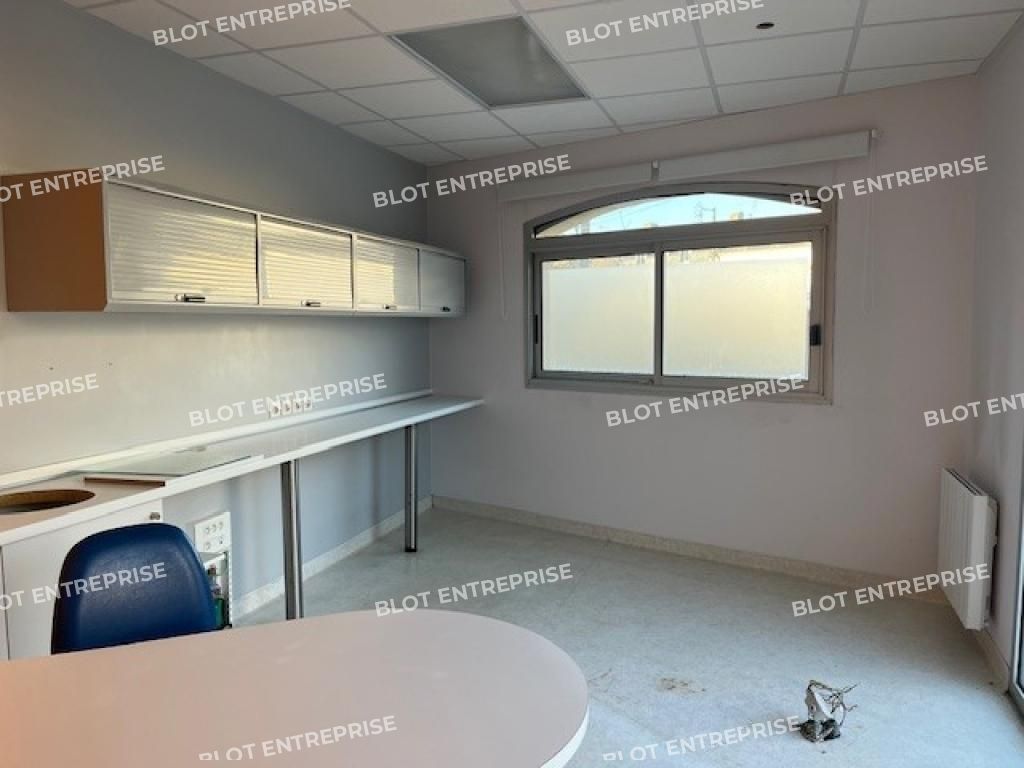 Location bureaux 160 m² non divisibles