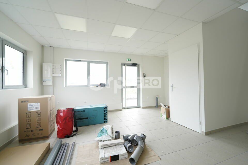 BUREAUX A LOUER - 60 m² - BELIGNEUX