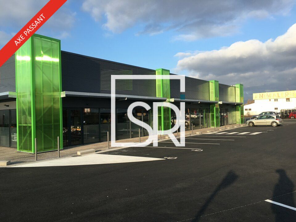 Location local commercial 460.8 m² non divisibles