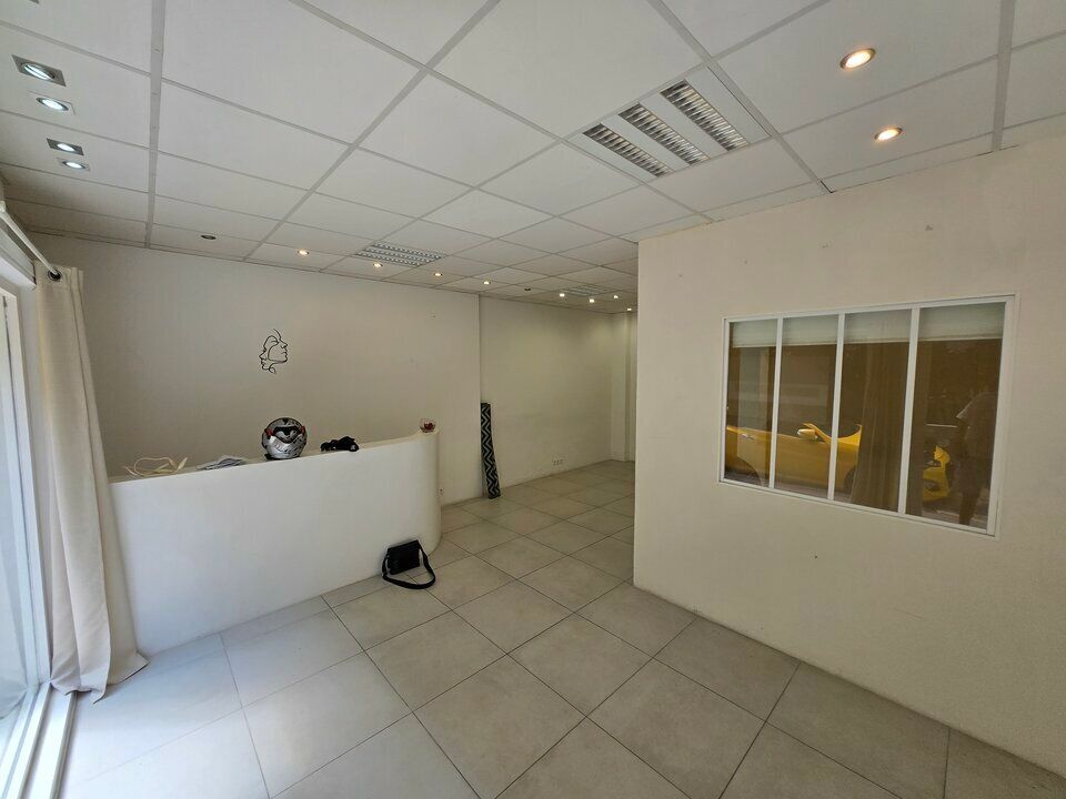 LOCAL COMMERCIAL MARECHAL JOFFRE 