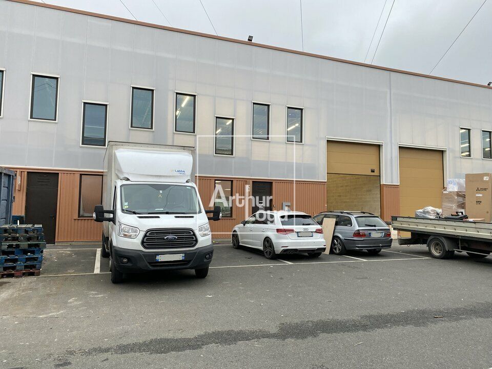 Location local d''activites 436 m² non divisibles