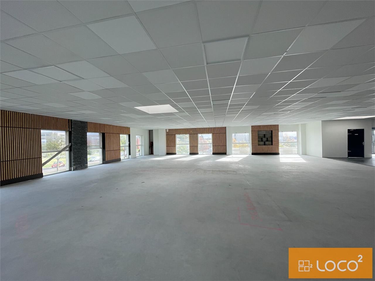 Location local commercial 610.00 m² à COLOMIERS