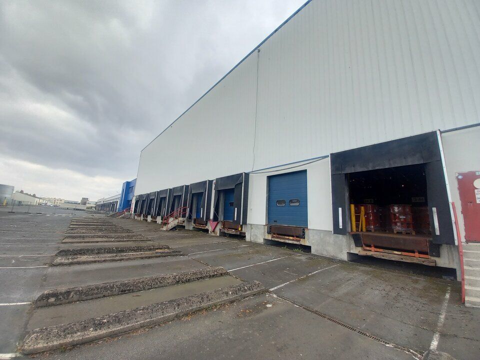 Location entrepot 36339 m² divisibles à partir de 2153 m²
