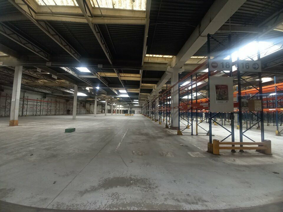 RARE - Site logistique avec bureaux - Bel emplacement.