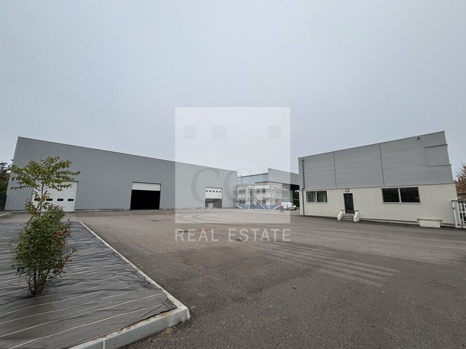 Location local d''activites 3801 m² non divisibles