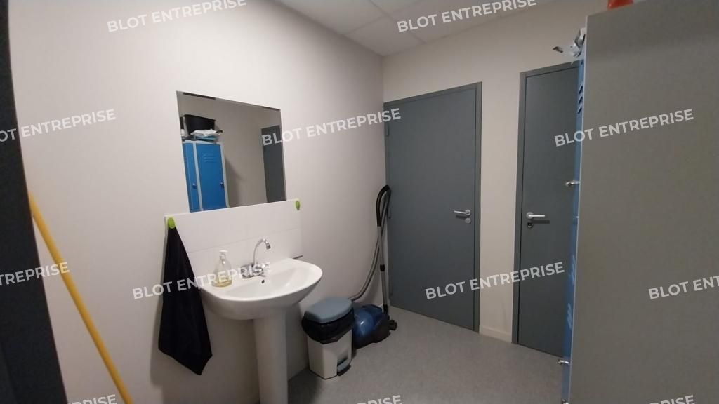 Location bureaux 65 m² non divisibles