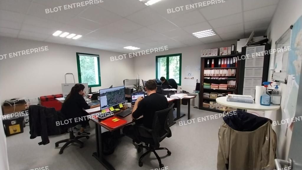 Location bureaux 65 m² non divisibles