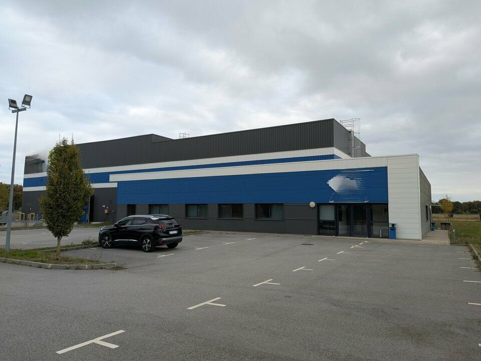 Vente entrepot 2920 m² non divisibles