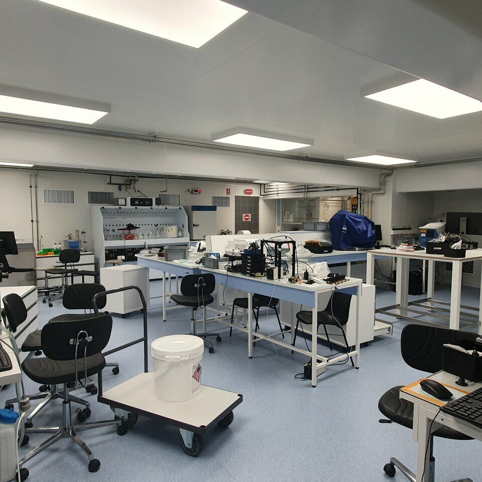 Location local d''activites 850 m² non divisibles