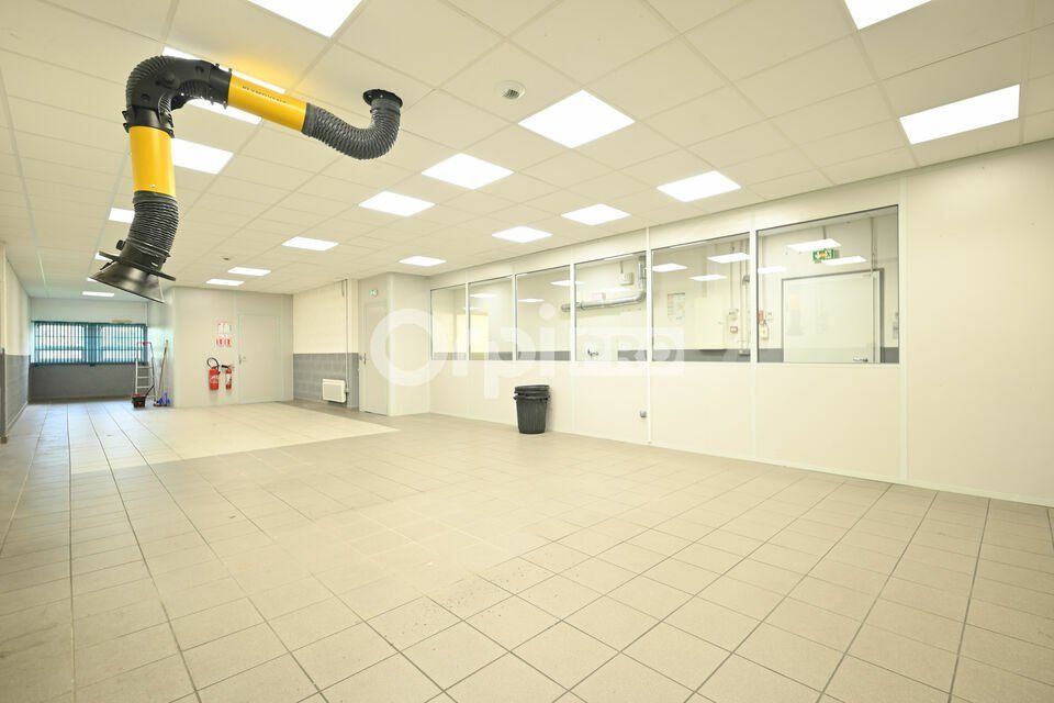 Location local d''activites 387 m² non divisibles