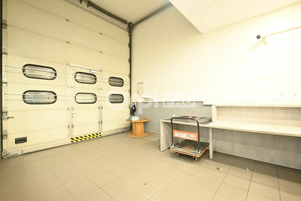 LOCAL D'ACTIVITE A LOUER - 387 m² - VILLEFONTAINE