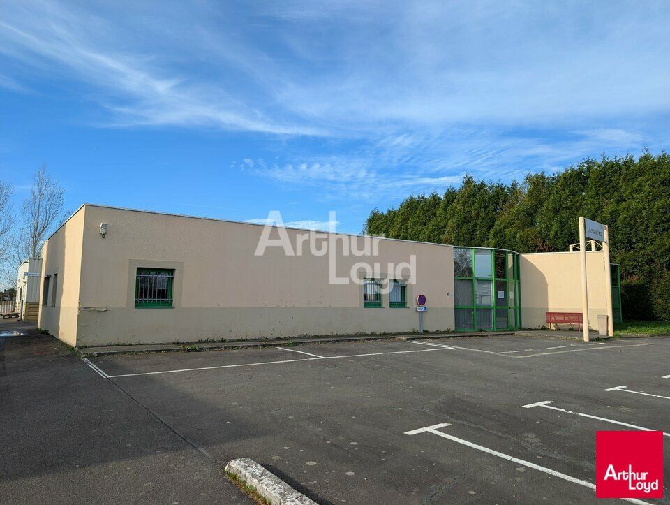 Location local d''activites 900 m² non divisibles