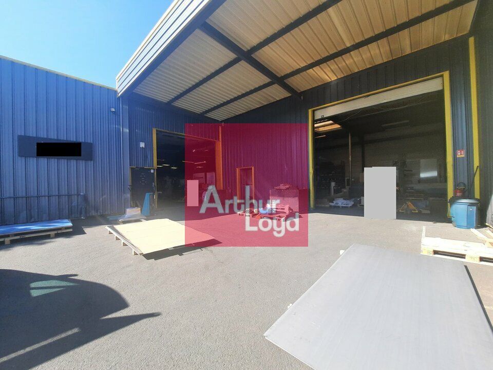 Location local d''activites 1400 m² non divisibles