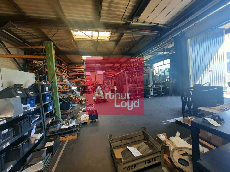 CLERMONT-FERRAND A LOUER LOCAL ACTIVITE 1400 M² - BATIMENT INDEPENDANT