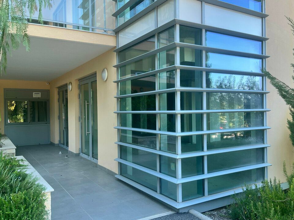 RARE : Local commercial libre rez-de-chaussée de chaussée - Sophia Antipolis